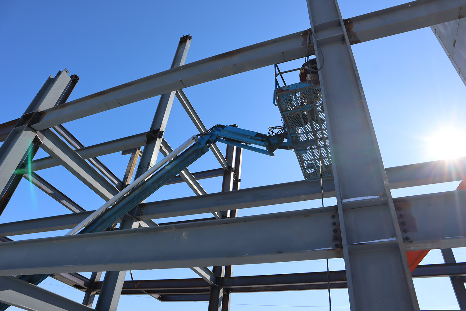 Canopy Park Steel Tower Details Done With Cranes